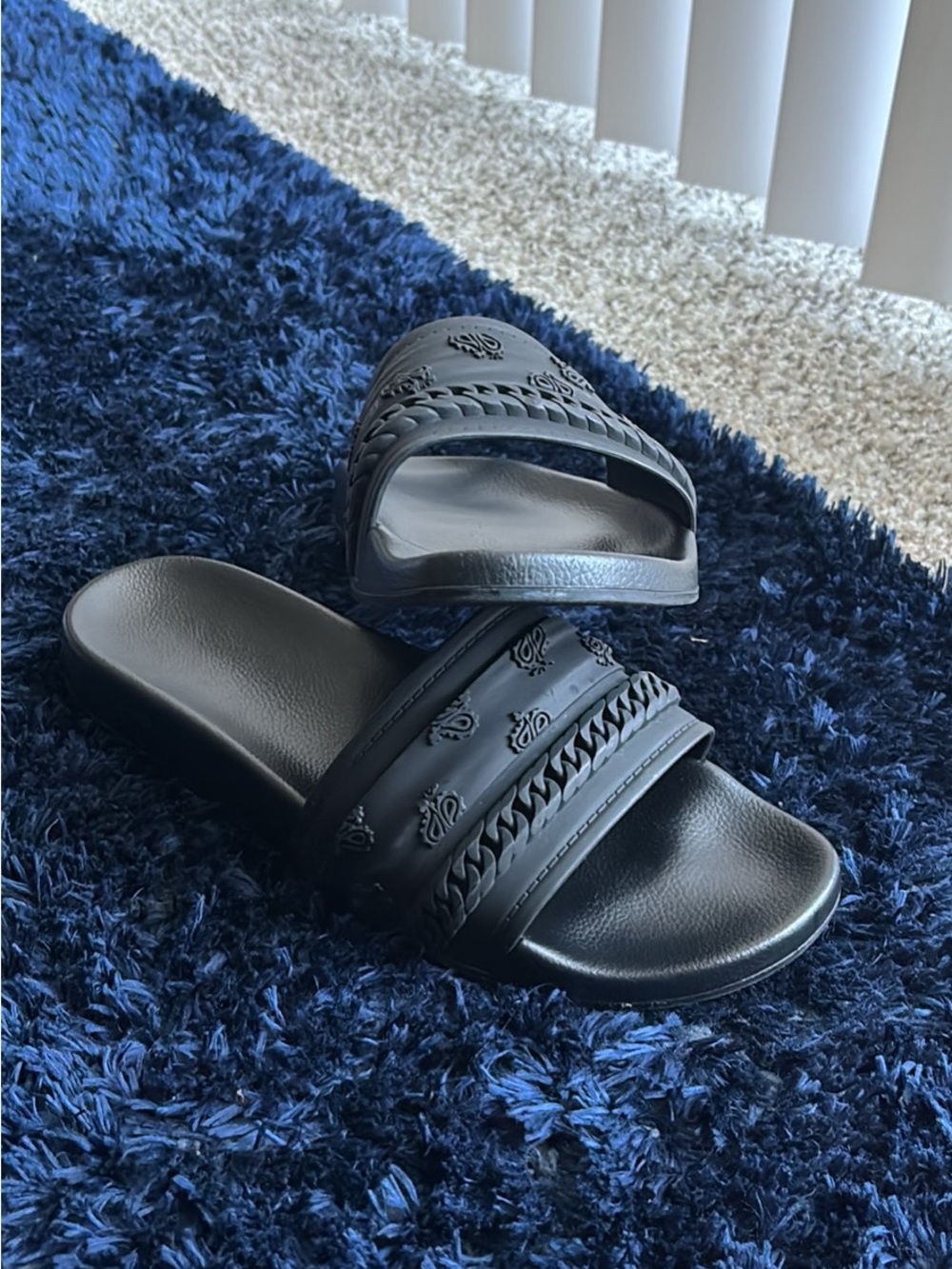 Amiri Pool Chainlink Slides - Picture 11 of 11